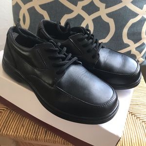 Boys black dress shoe size 2 1/2 W